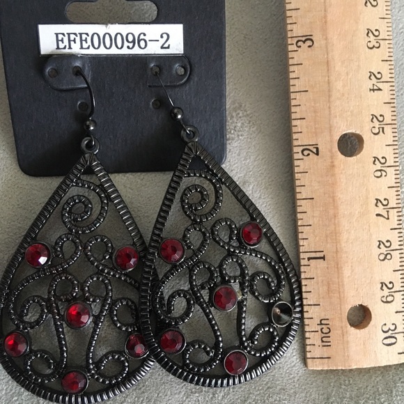 Earrings - Picture 2 of 4